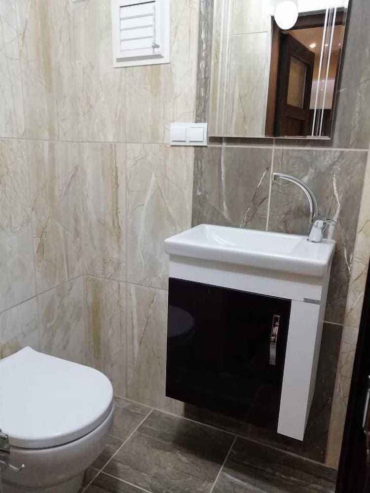 ALYA SUITE HOTEL 47/49