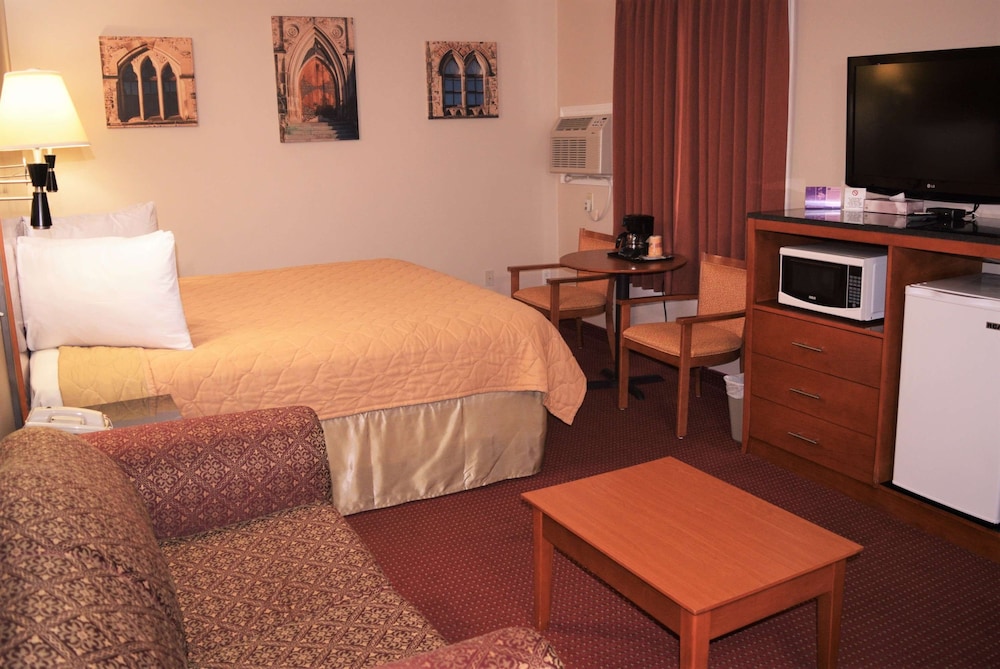 Knights Inn Arnprior 23/34