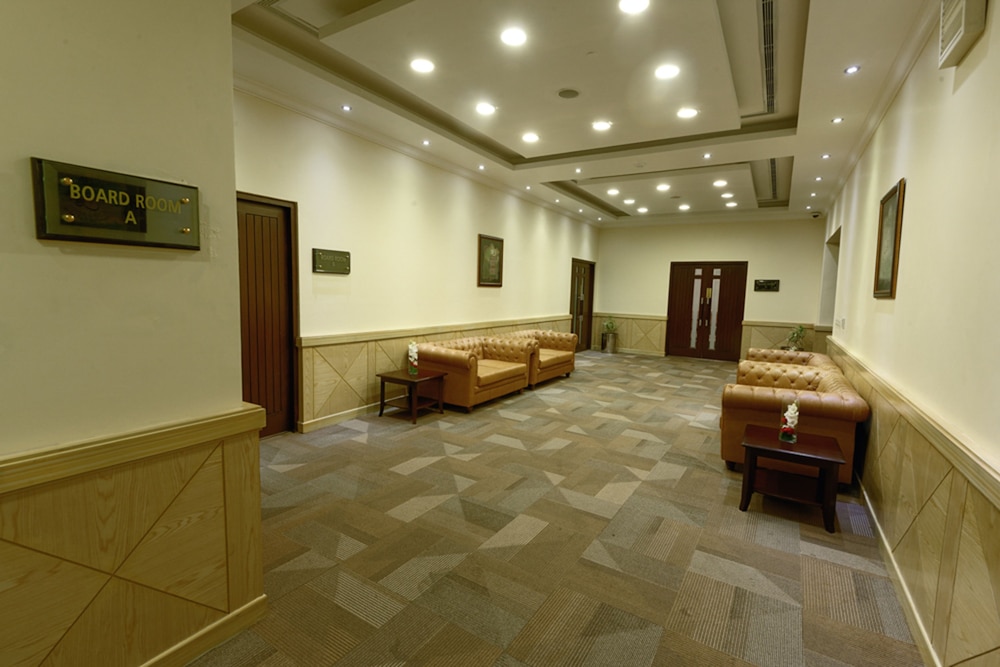 Faletti’s Hotel 10/68
