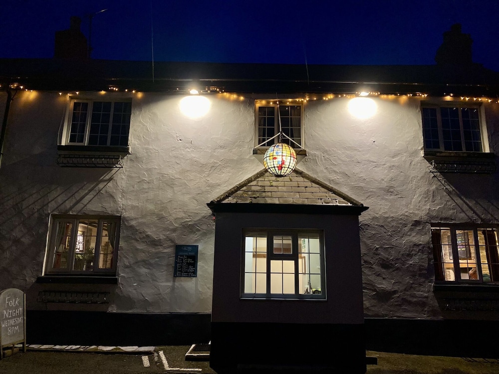The Globe Inn 1/46