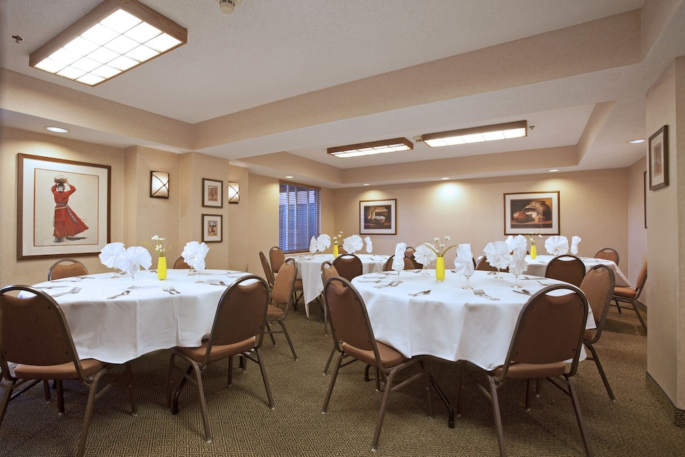 Inn at Santa Fe, SureStay Collection by Best Western 30/41