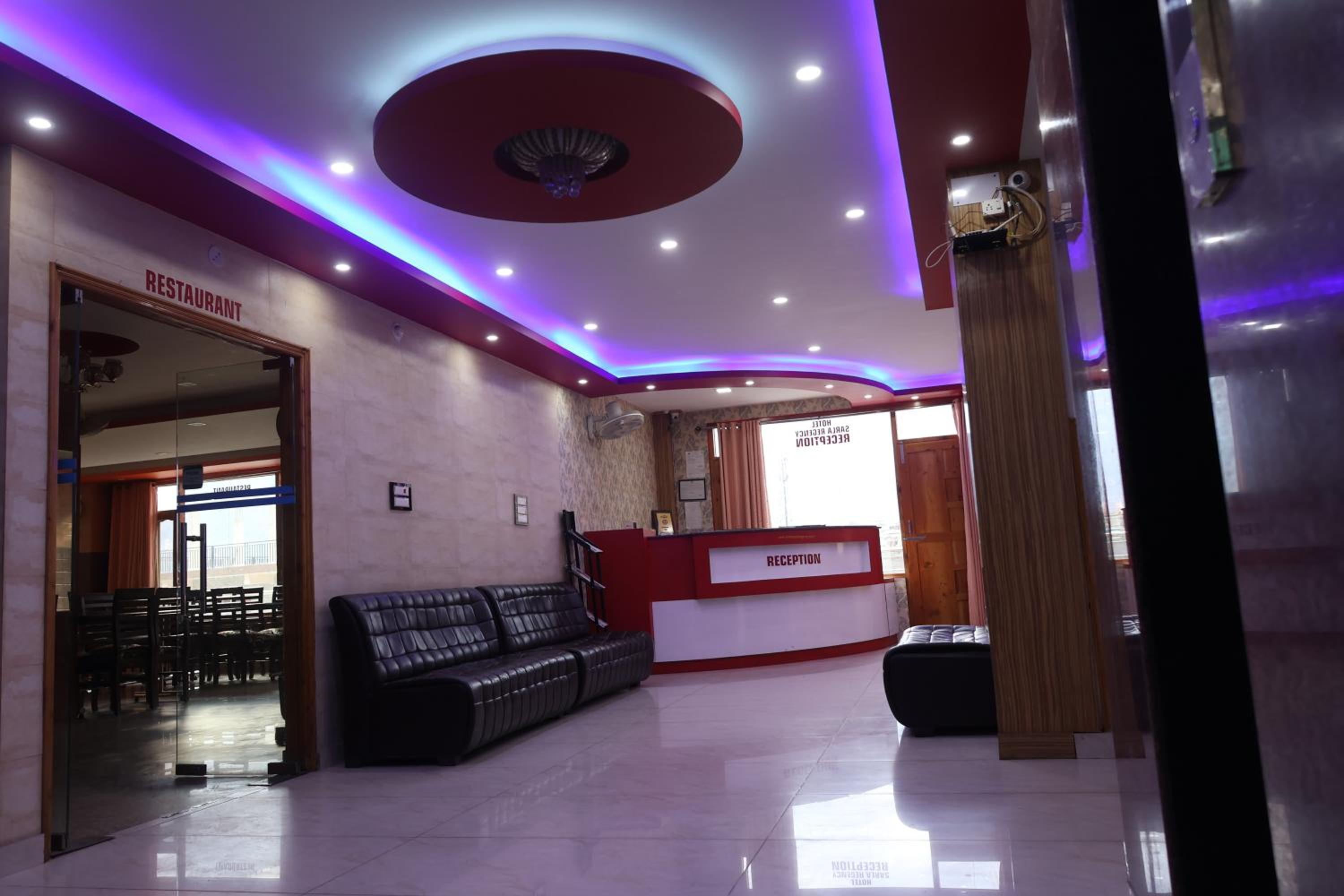 Oyo 23527 Sarla Regency 13/38