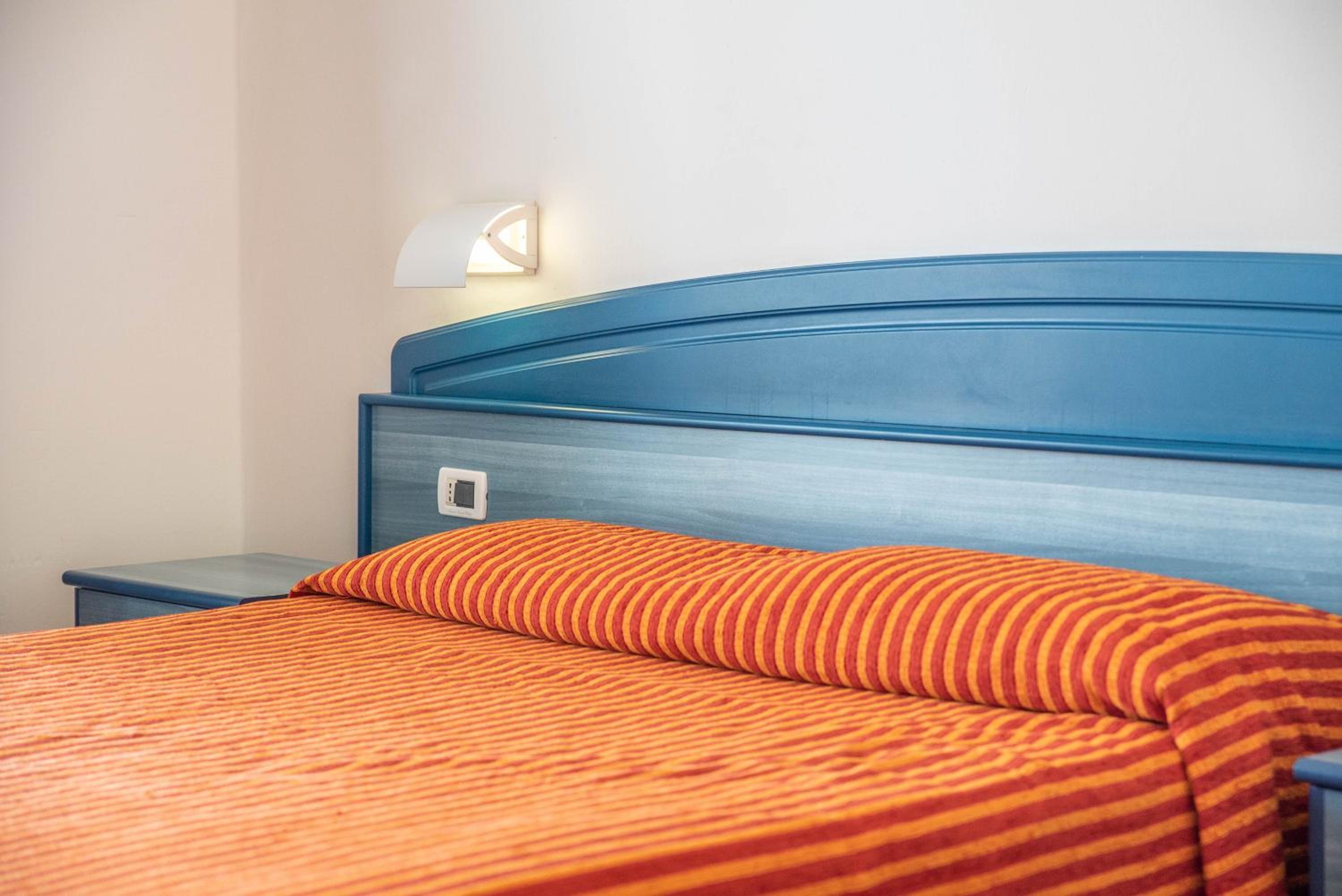 غرفة بسرير مزدوج، NICOTERA BEACH VILLAGE 3/7