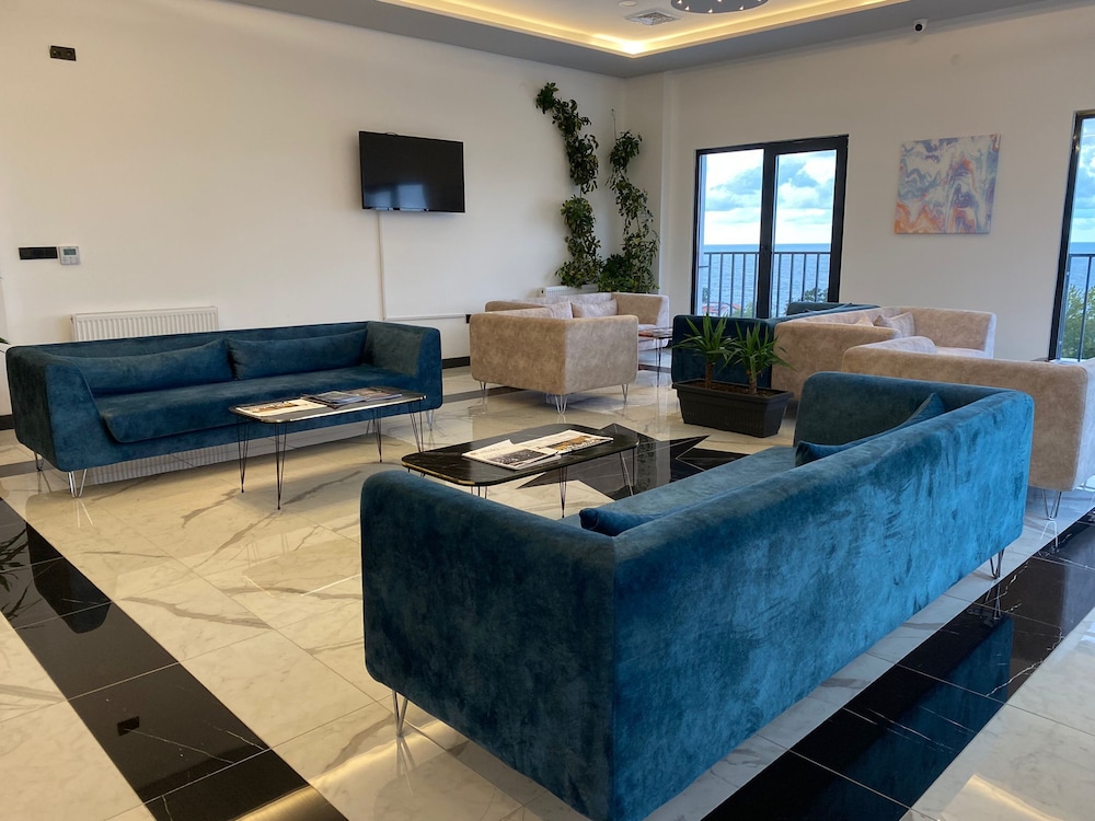 Yason Blue Hotel 7/22