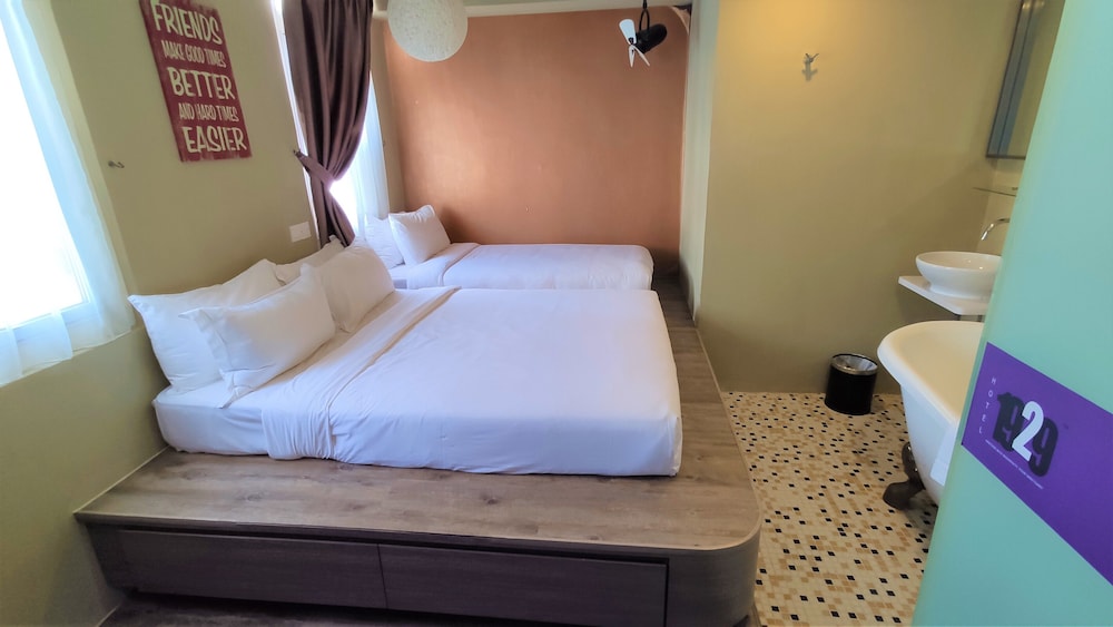Hotel 1929 39/76
