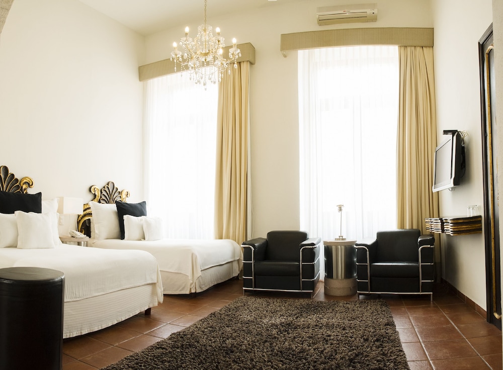 Herencia Hotel By Hosting House 8/50