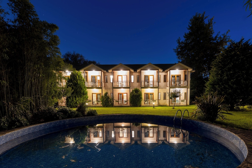 Village Park Resort & Spa