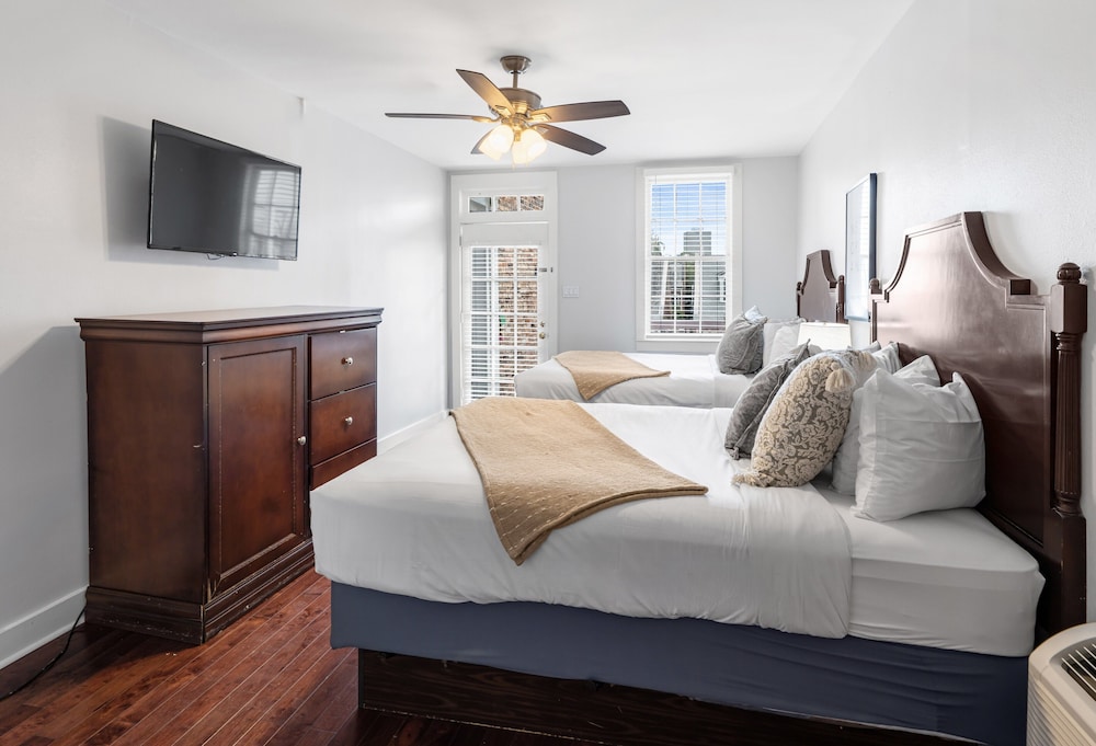 Premium, 2 Queen Beds, Hotel St Pierre French Quarter 7/8