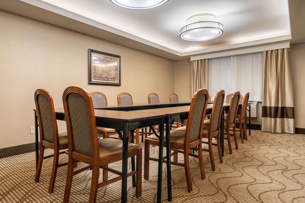 Comfort Inn & Suites South Hill I-85 13/22