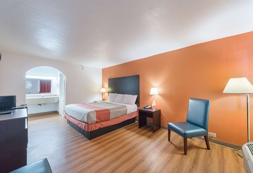 STANDARD, KING BED, SMOKING