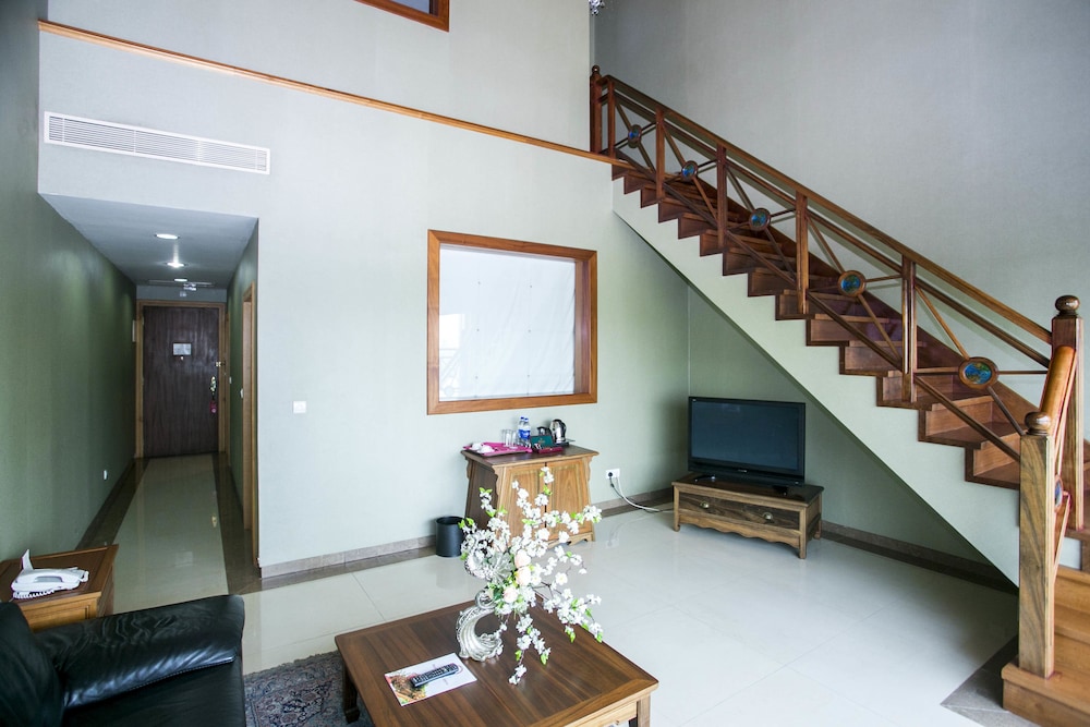 Lagos Oriental Hotel 33/74