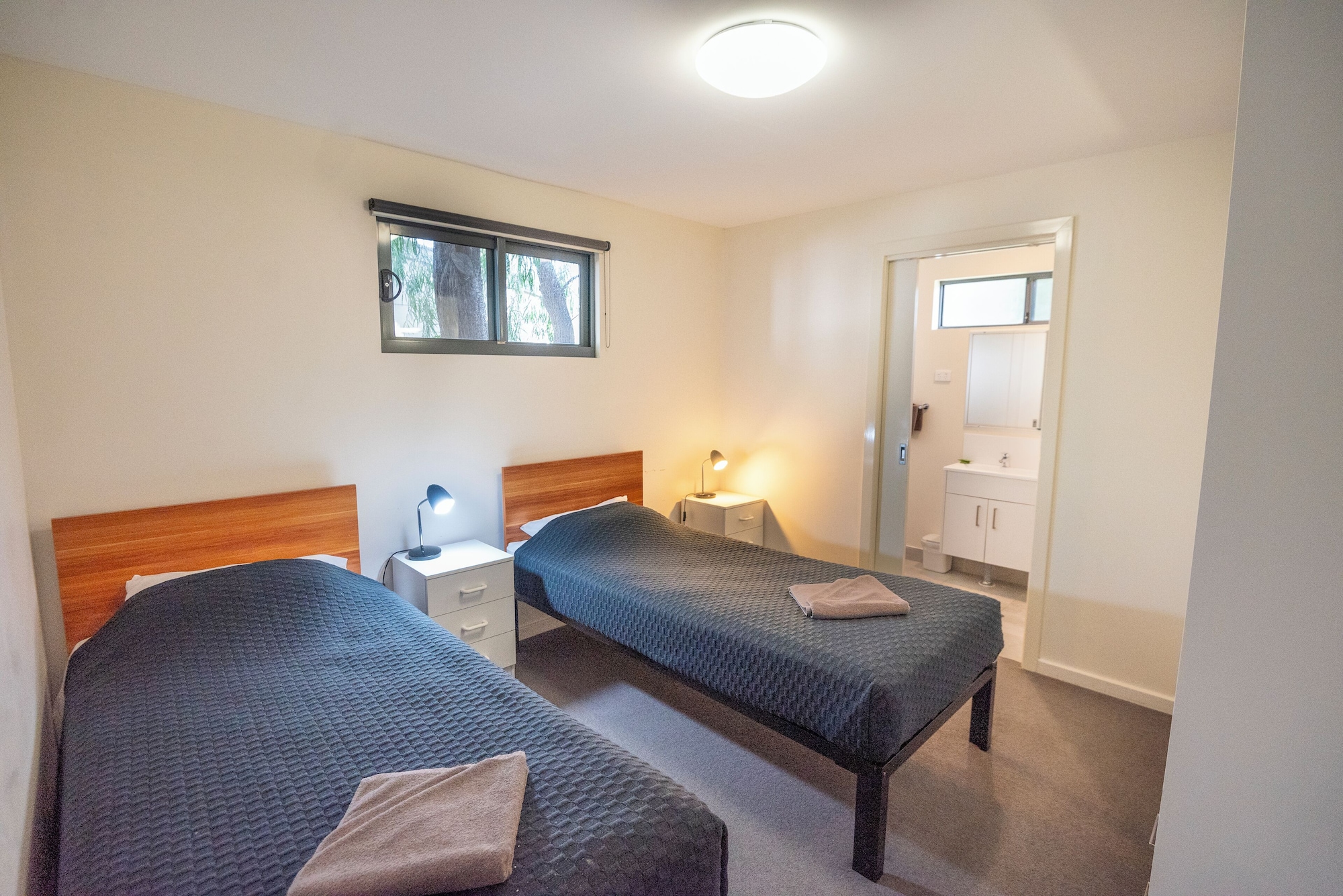 2 Bedrooms, Duplex, King and Twin Beds