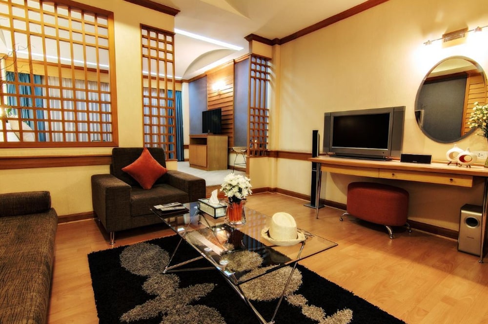 BOSSOTEL INN 23/34