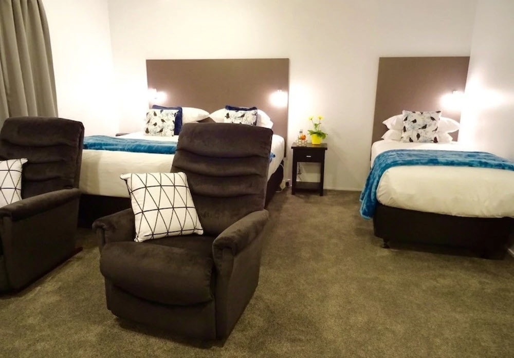 BKs Premier Motel Hamilton 14/38