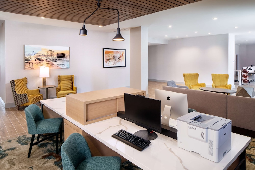Hyatt House North Scottsdale 35/41