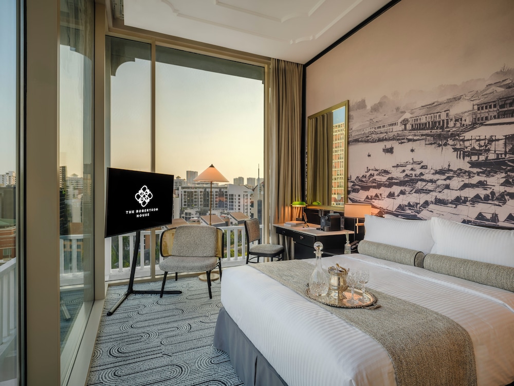 Panoramic, Queen Bed, River View, Club Lounge Access