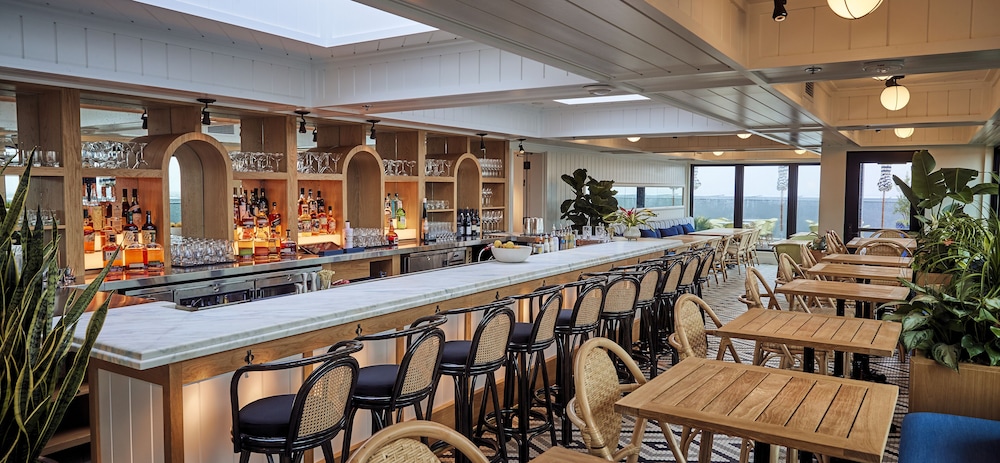 The Drayton Hotel Savannah, Curio Collection by Hilton 50/51