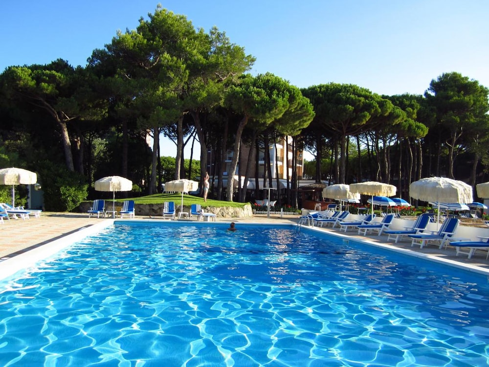HOTEL BEAU RIVAGE PINETA 1/54