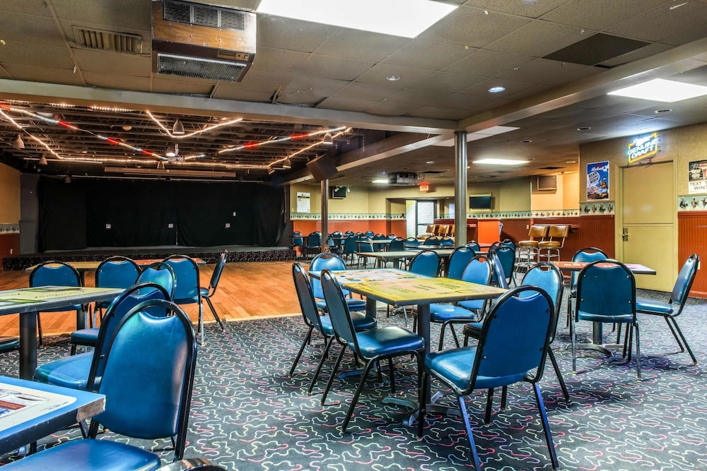 Quality Inn & Suites Fairview - Erie 38/46