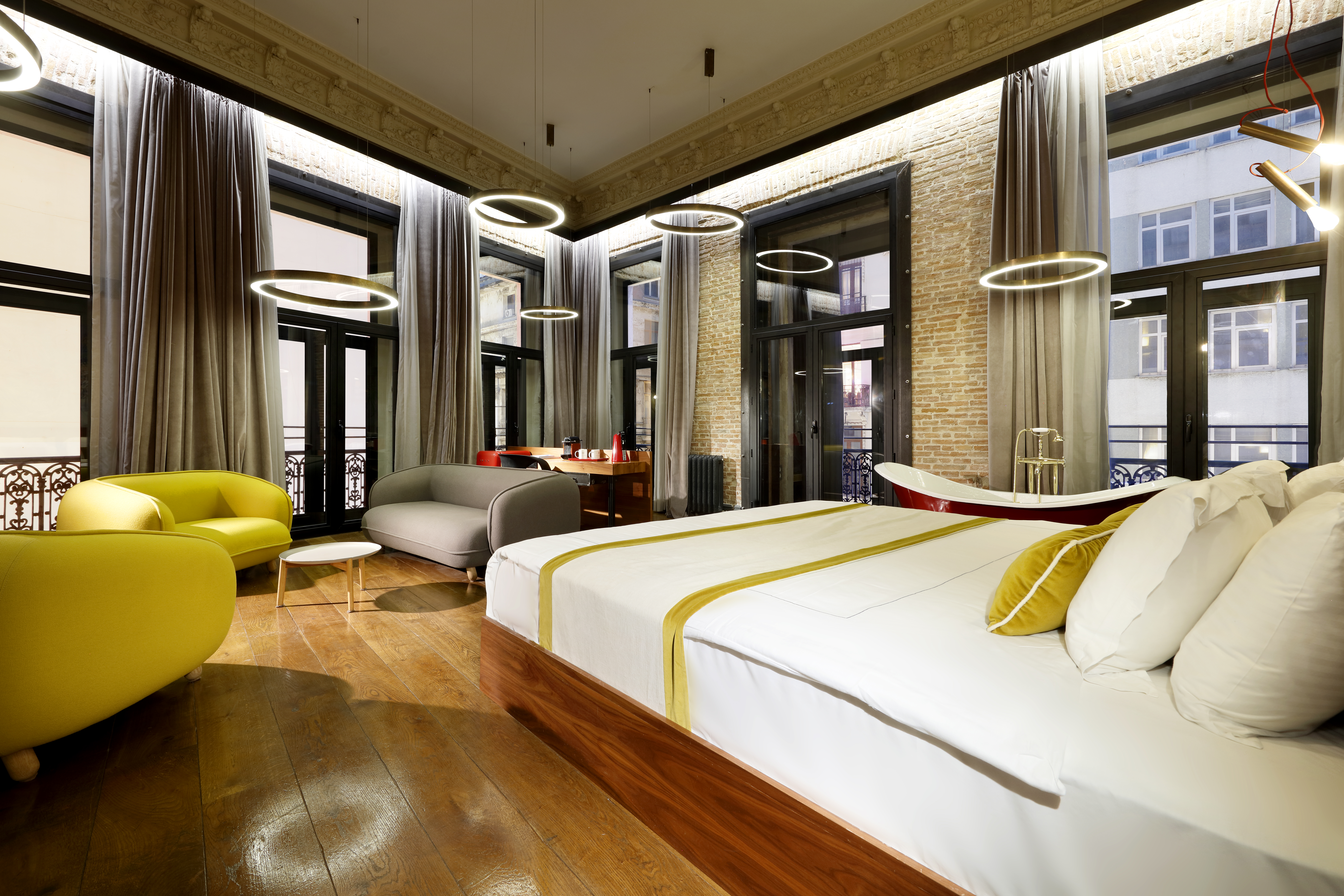 جناح غراند جونيور