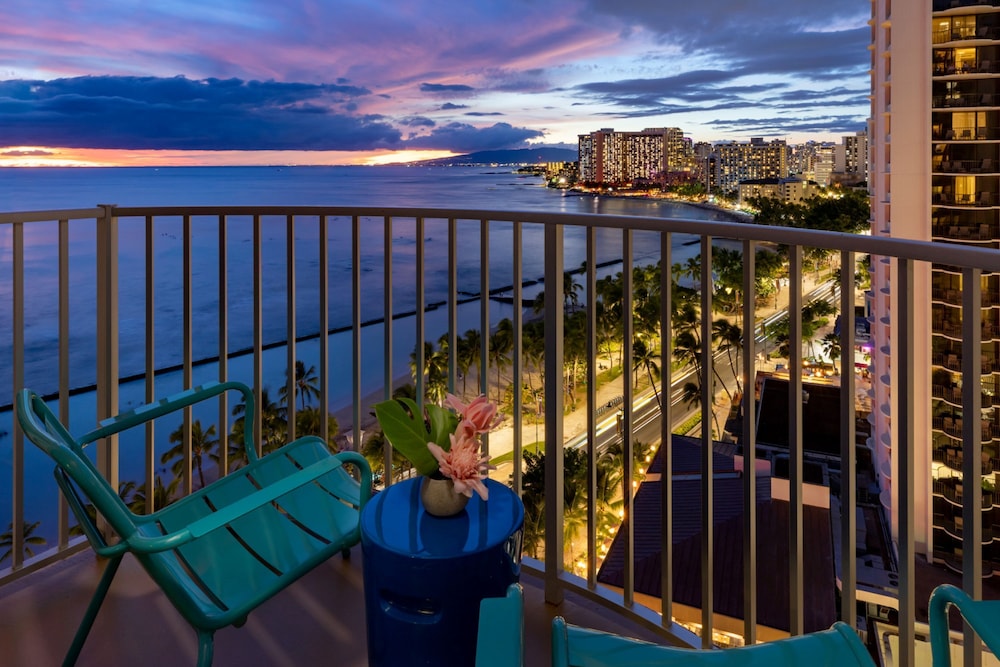 The Twin Fin Hotel in HONOLULU - HI