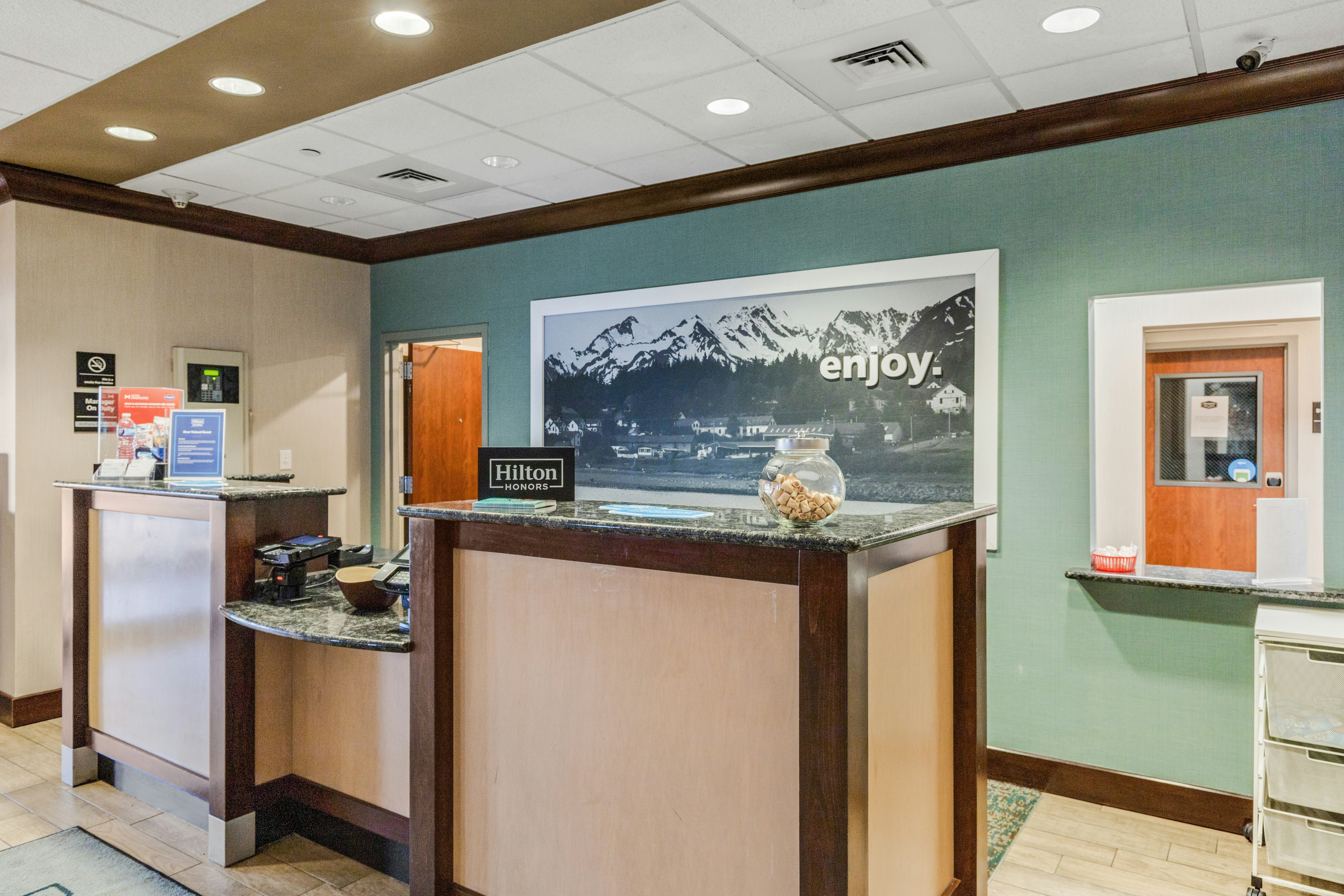 Hampton Inn & Suites Colorado Springs-Air Force Academy-I-25 North 4/19