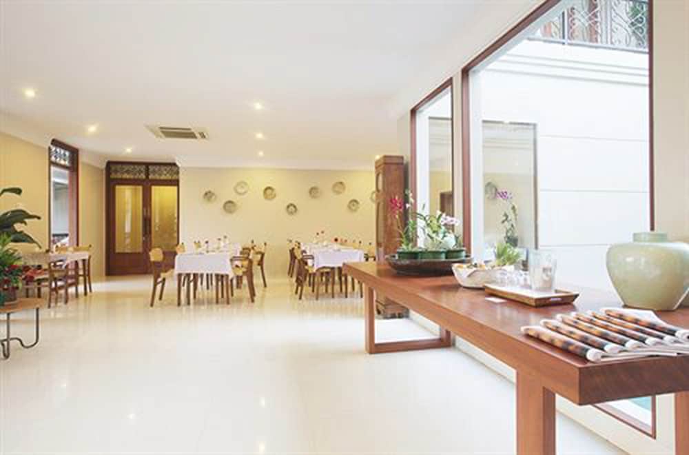 Seminyak Lagoon All Suites Hotel 24/47