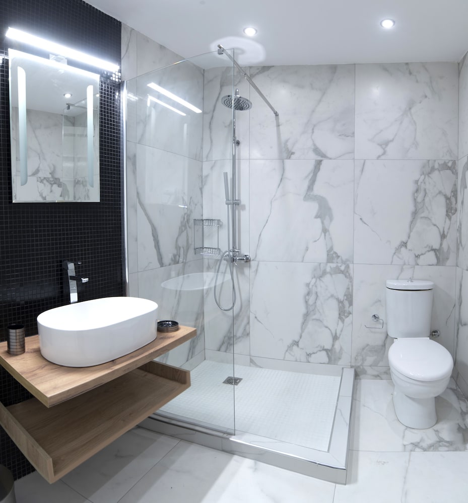 Plaka Arch Suites 37/41