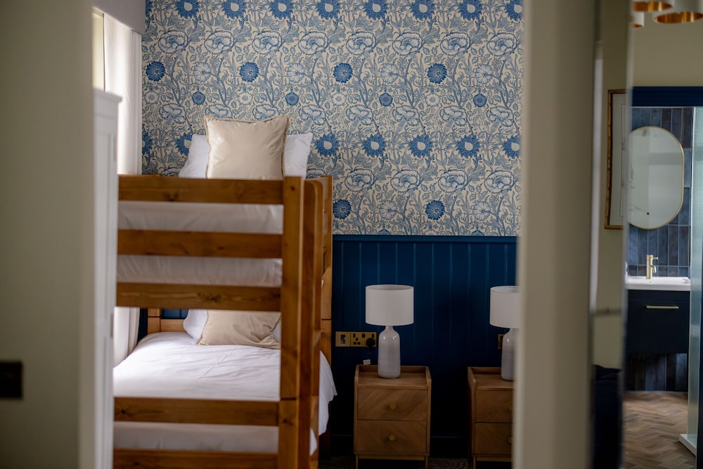 Brisbane House Hotel 42/43
