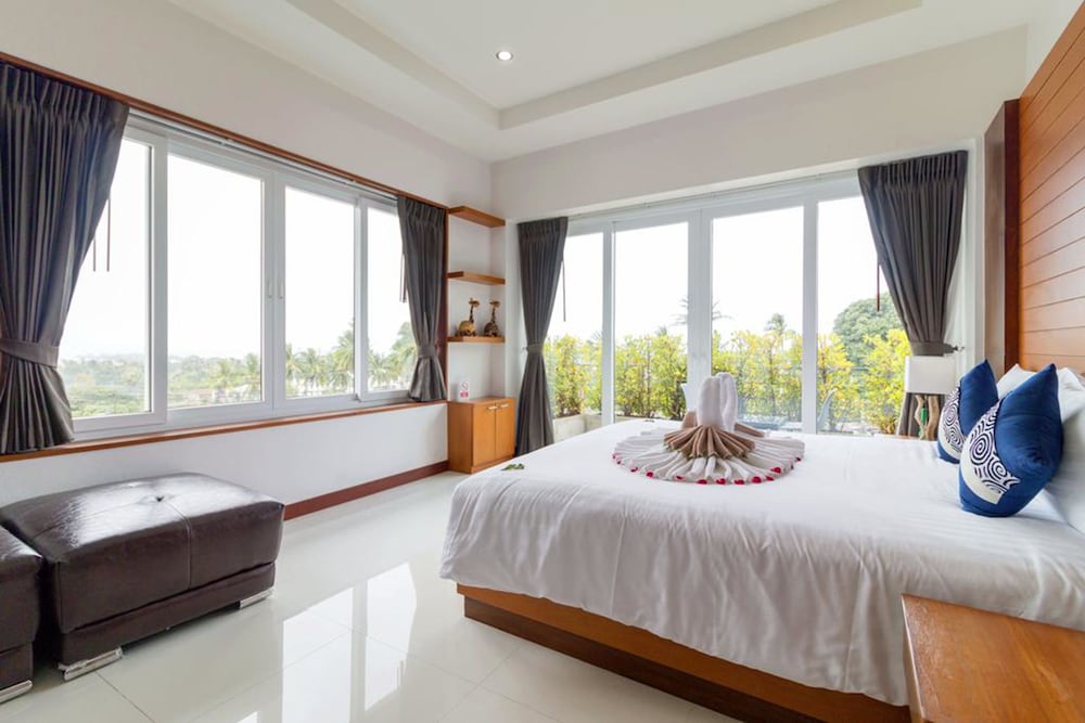 Surisa Seaview Pool Villas 11/38