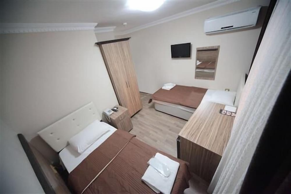 SIMPER HOTEL 12/50