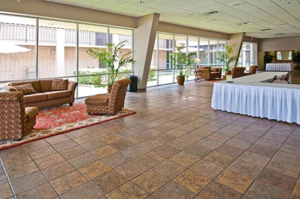 Alexandria Inn and Suites and Conference Center 3/32