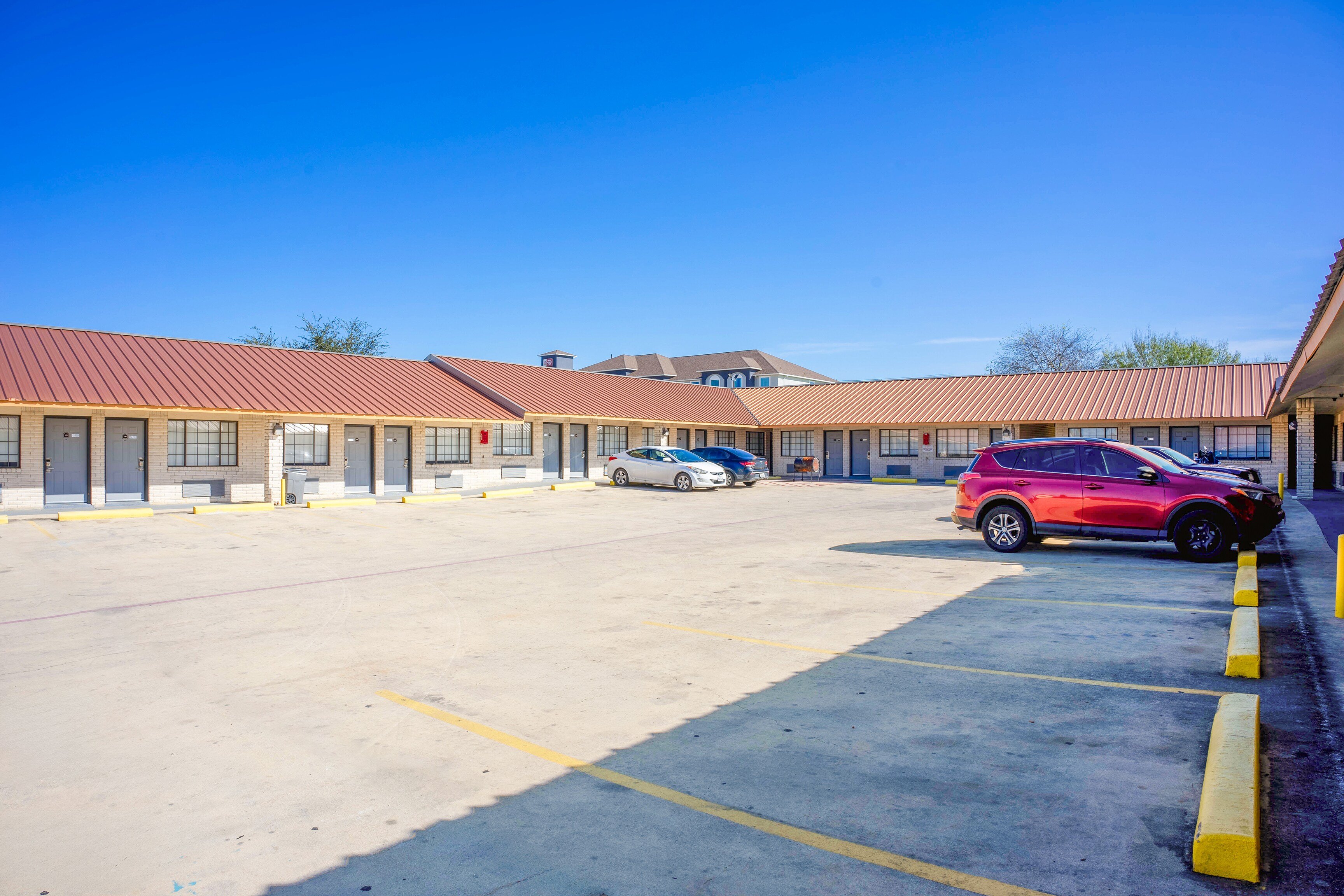 Pleasanton Executive Inn By OYO 18/42
