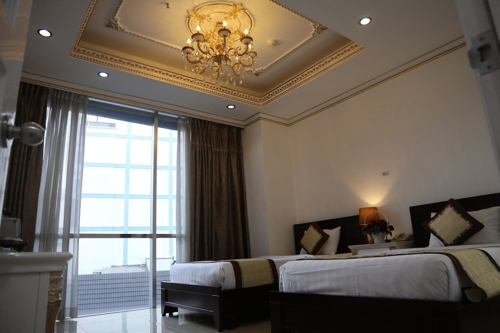 Happy Land Hotel 19/69
