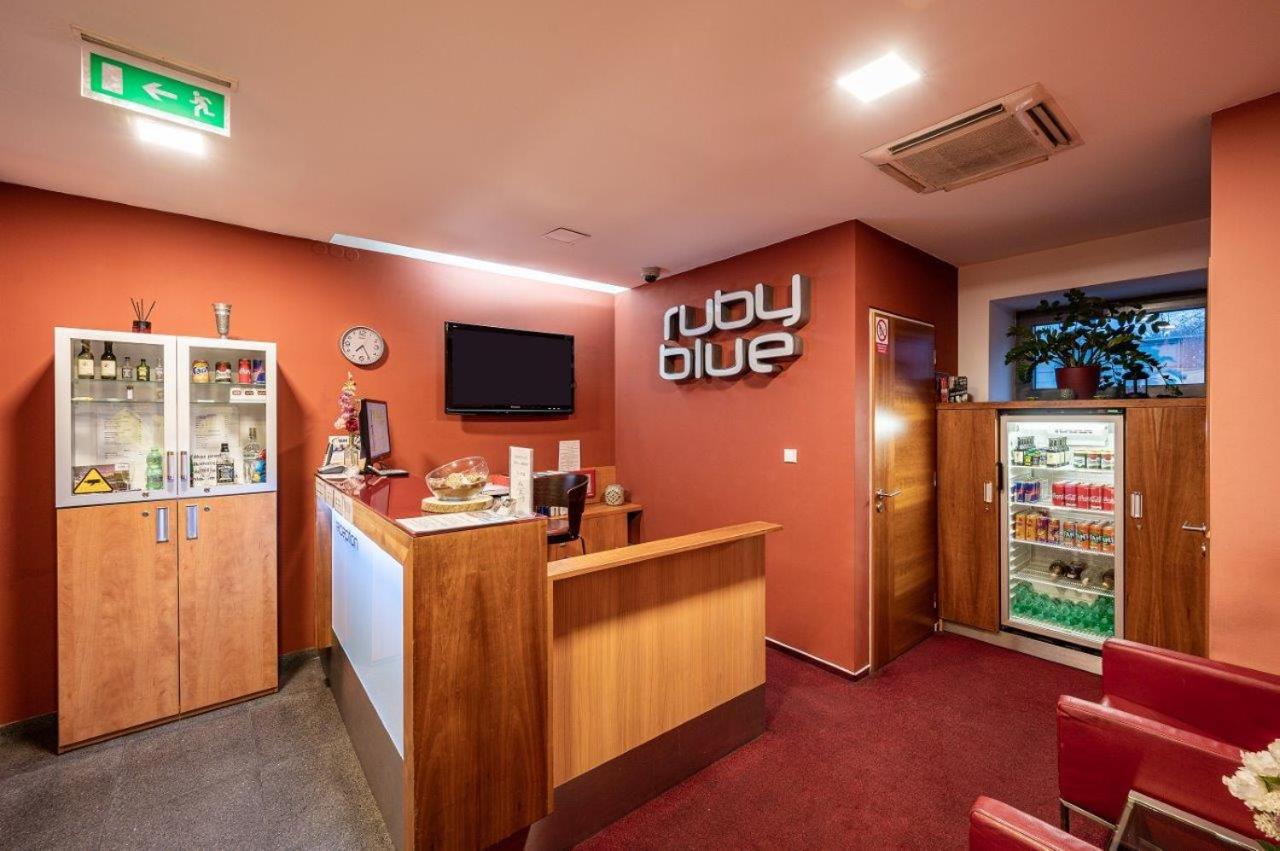 Hotel Ruby Blue 10/65