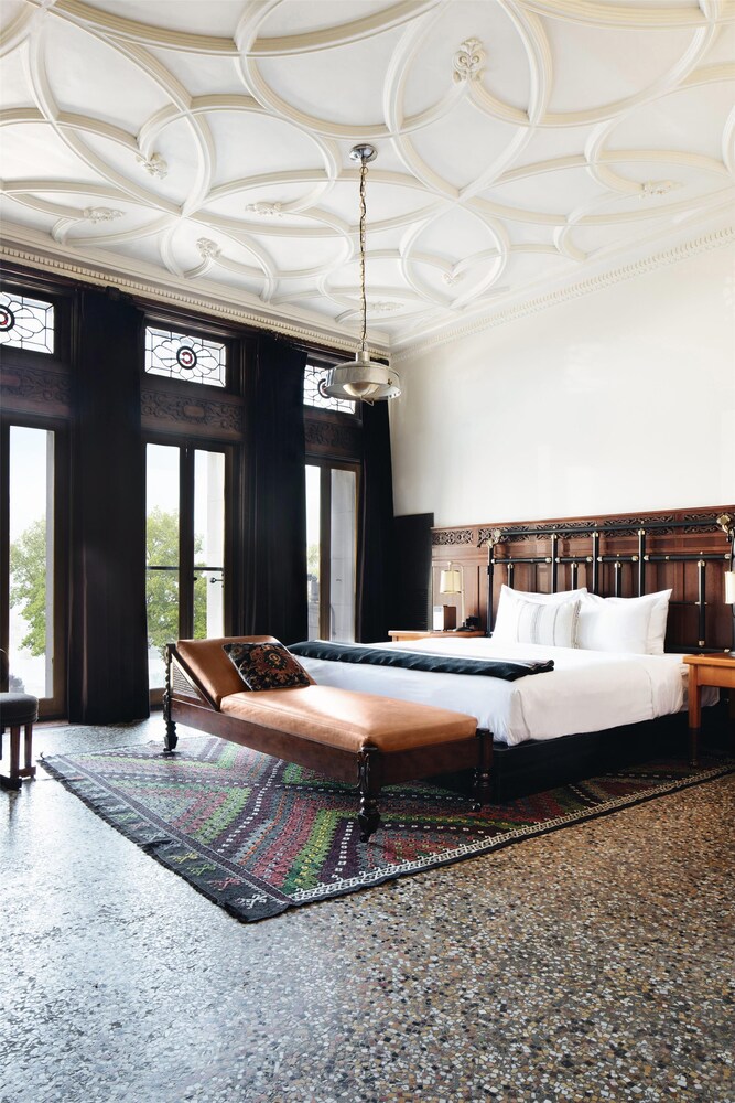 Chicago Athletic Association 30/79