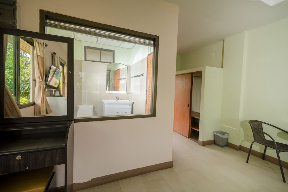 Banlanna Hotel Lampang (ex. Banlanna Serviced Apartment) 44/44
