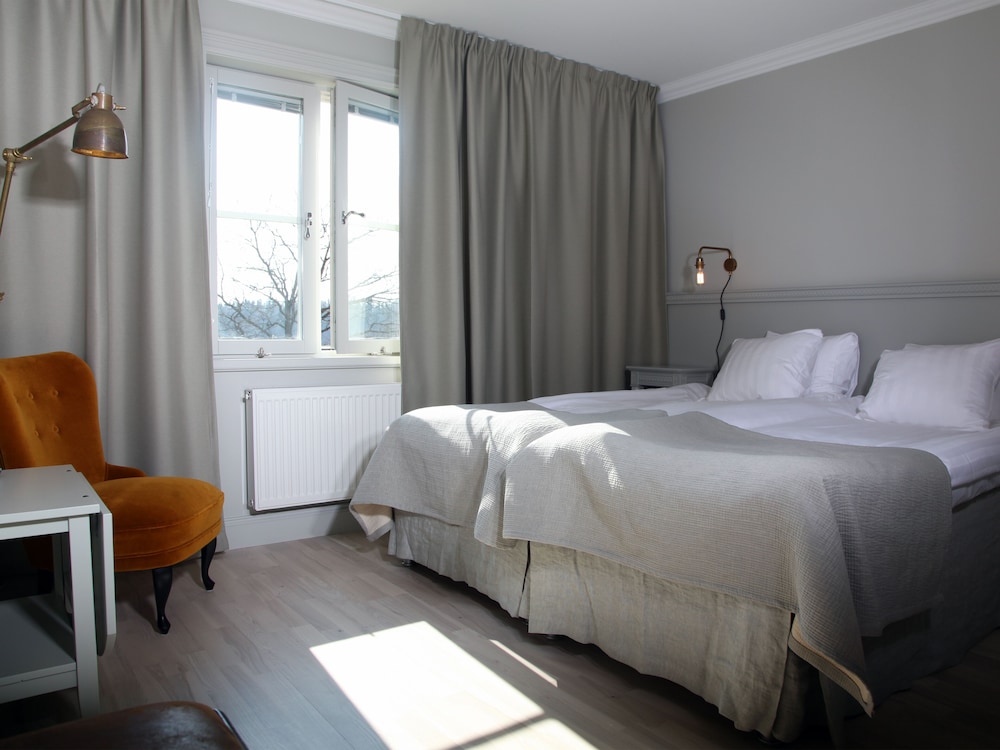 Sodertuna Slott 8/42
