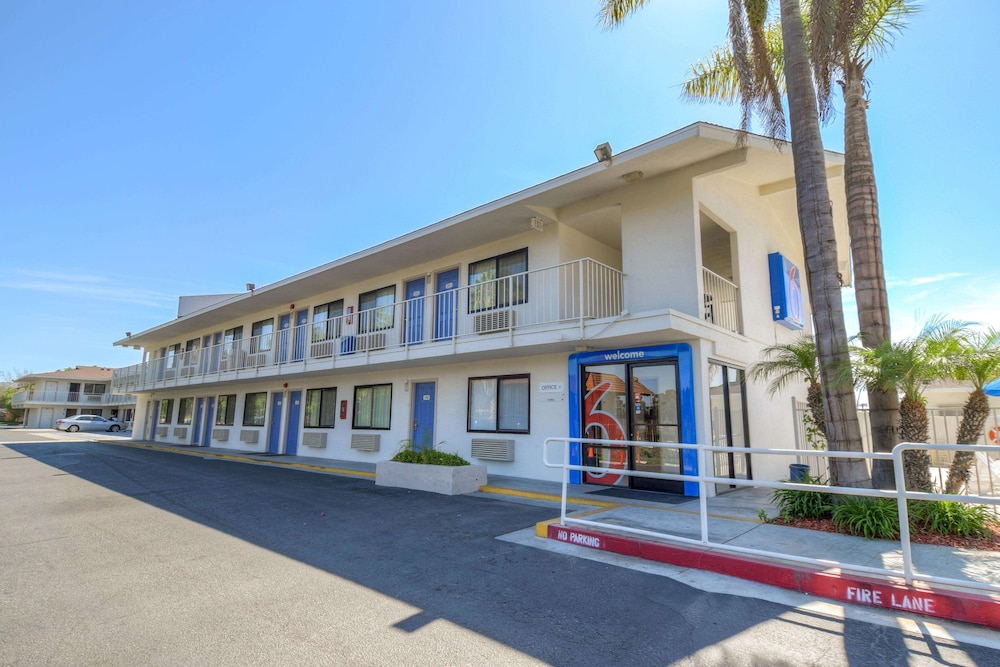 Motel6 San Ysidro, CA - San Diego Border 39/41