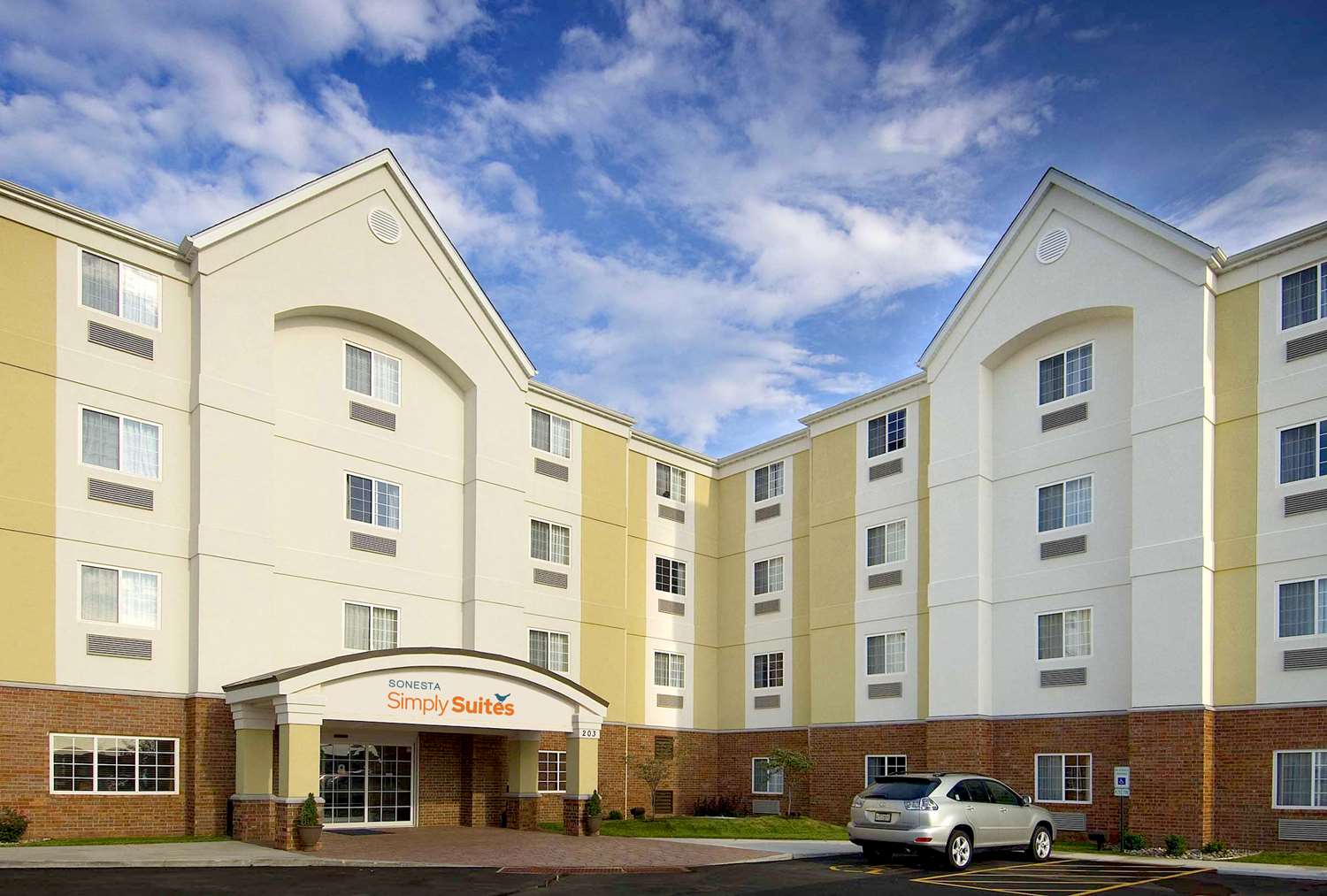Sonesta Simply Suites Plano Frisco 1/7
