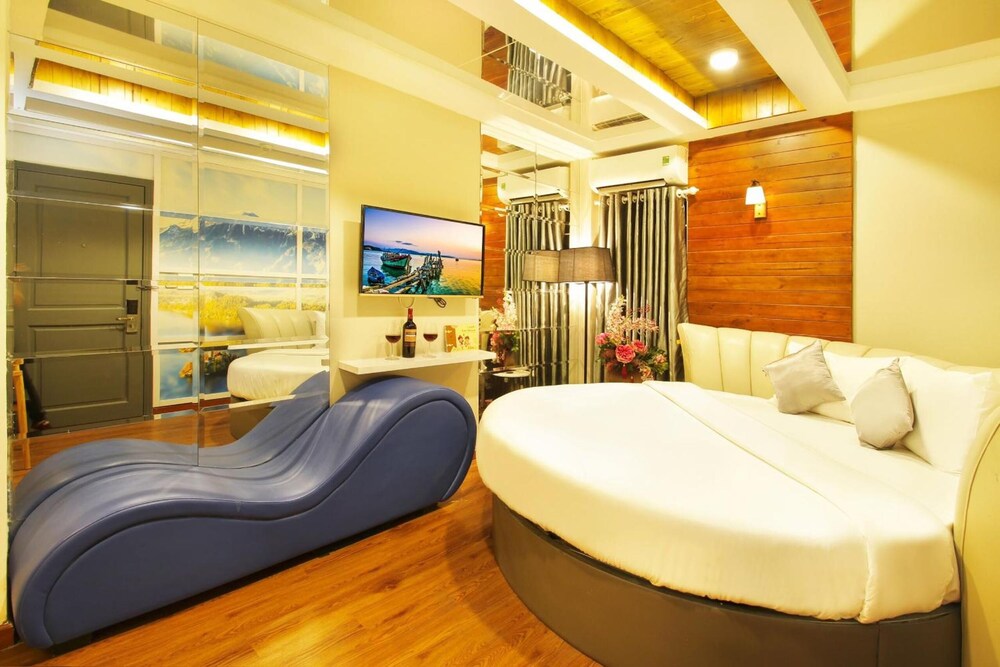 Cupid 2 Hotel 34/67