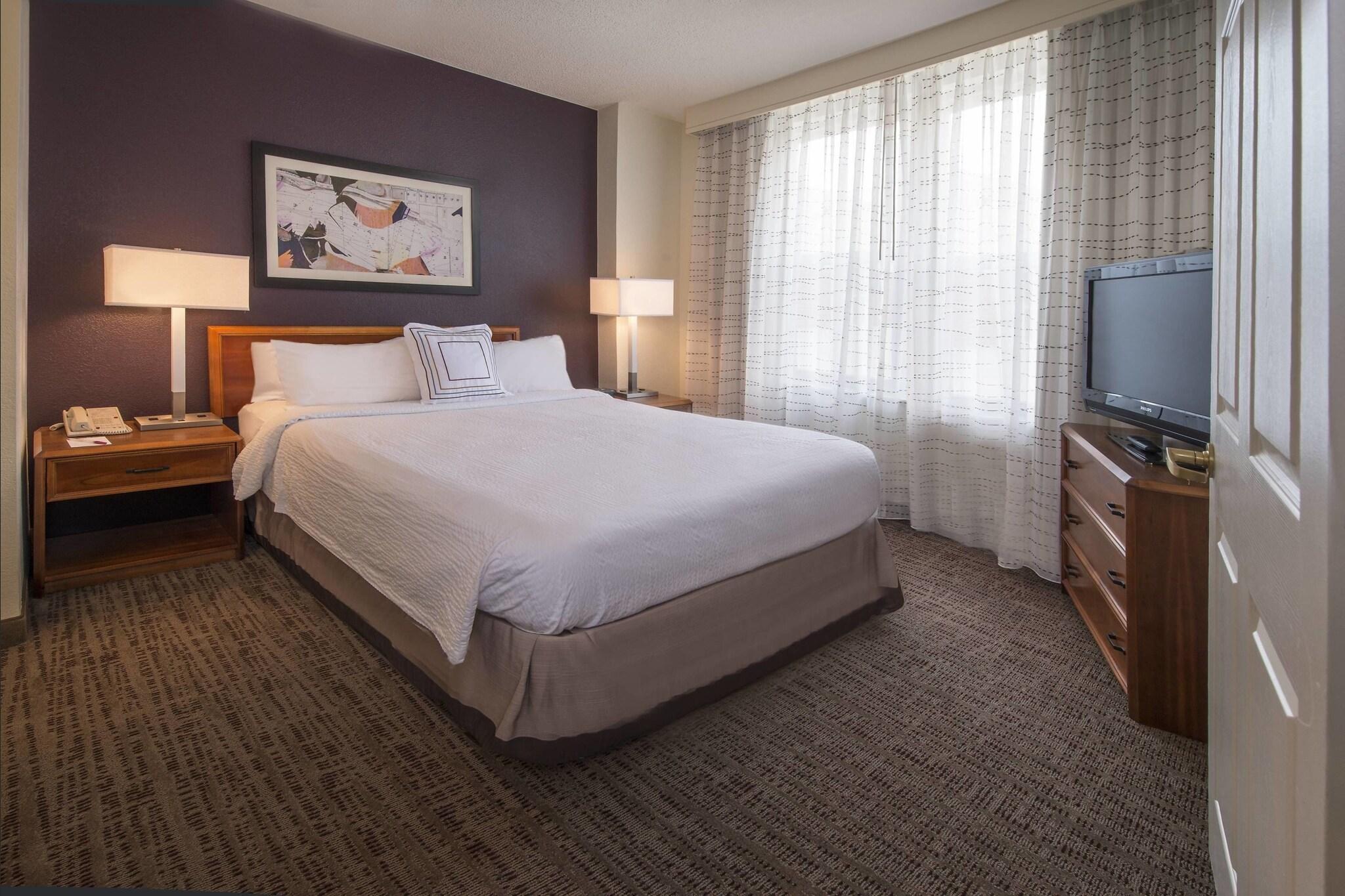 Suite, Queen Bed