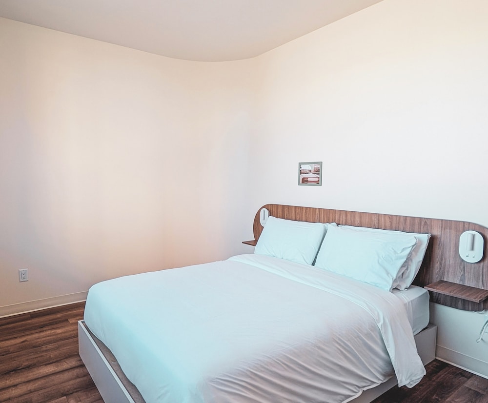 Superior, Apartment, King and Queen Murphy Bed, Queen Bed، Terminus Hotel 2/4