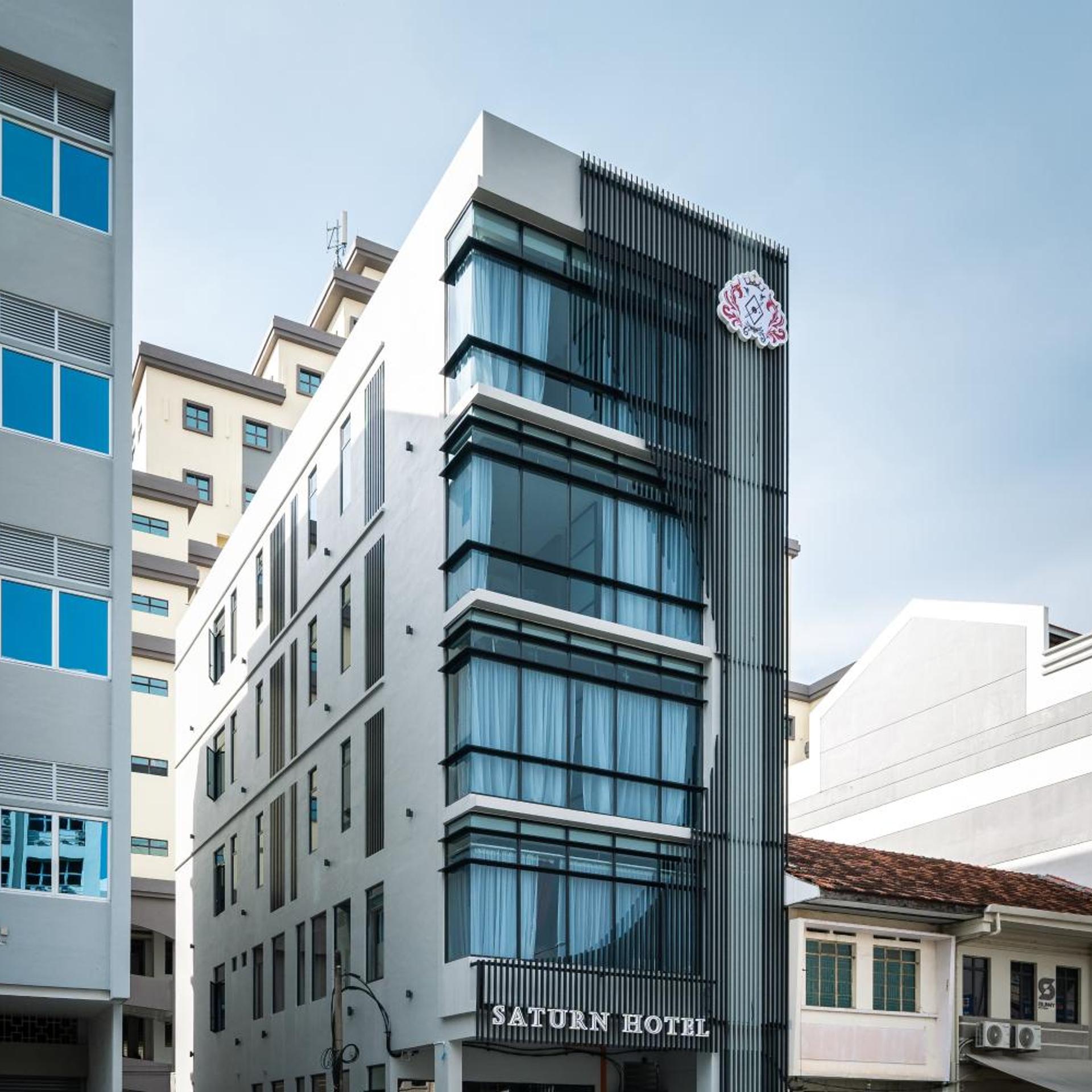 Saturn Hotel 3/39