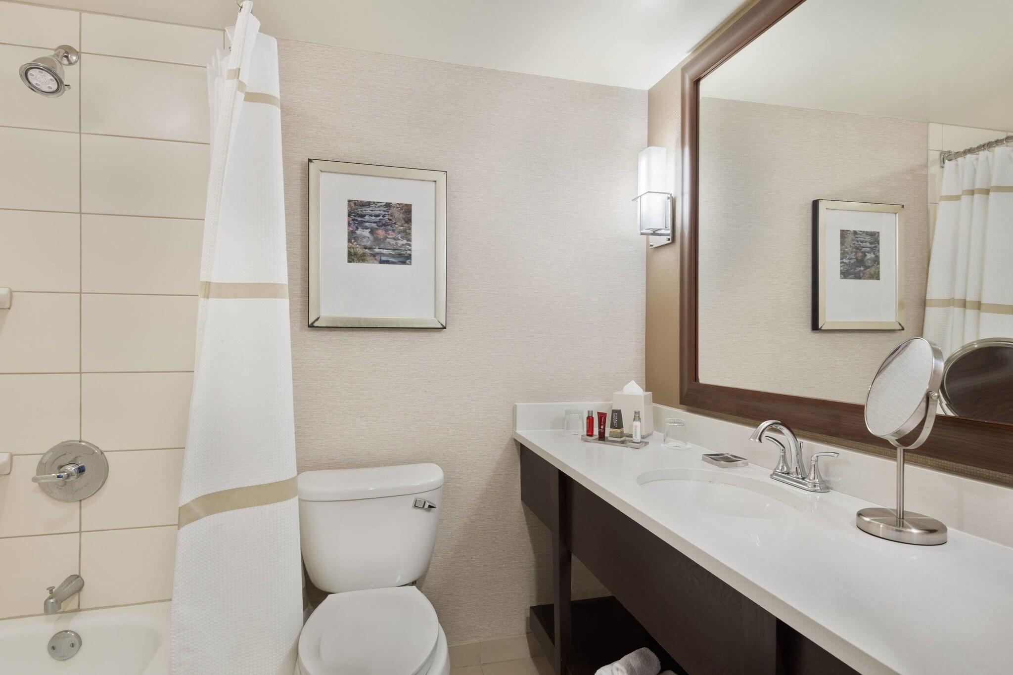 غرفة بسريرين مزدوجين، Chicago Marriott Northwest 4/5