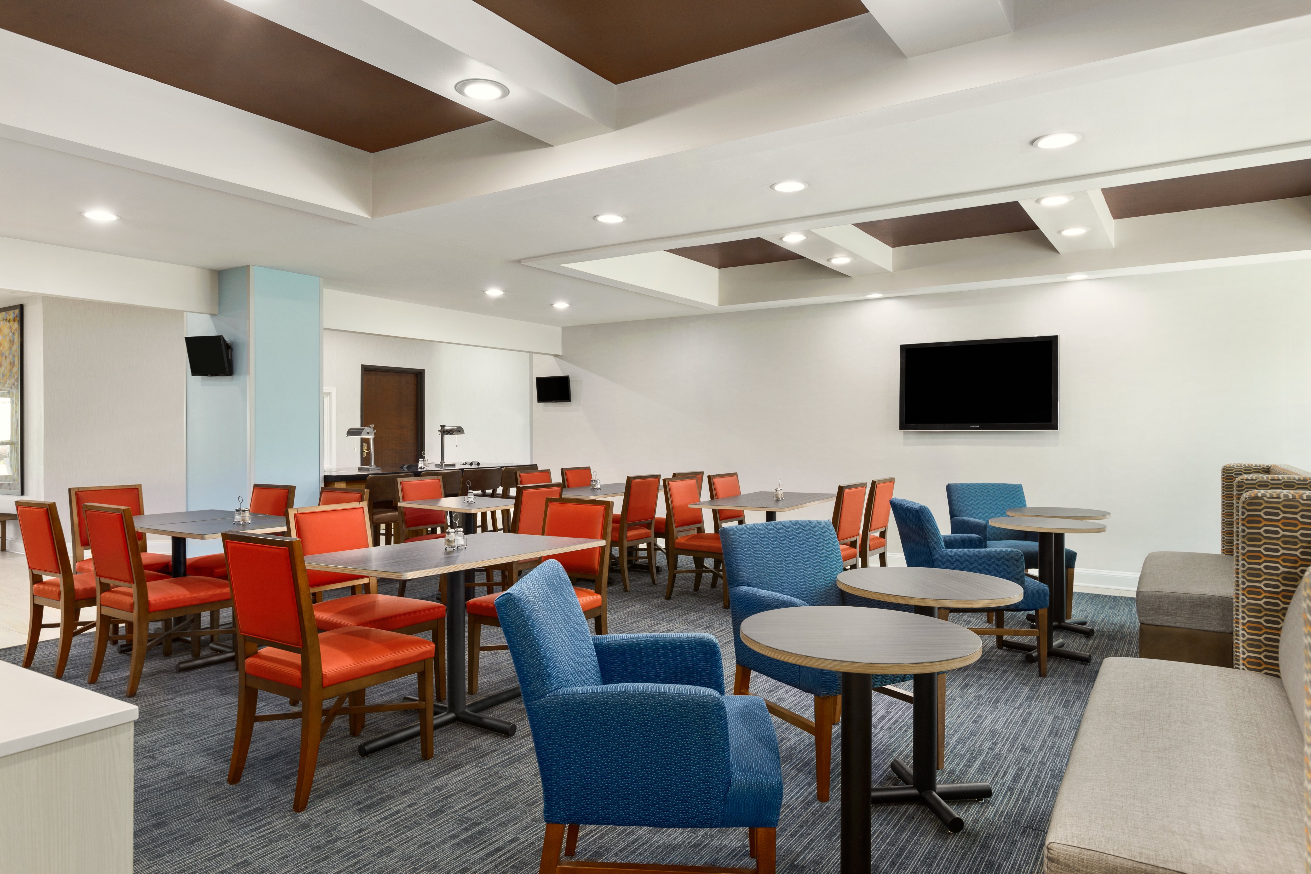 Holiday Inn Express Hotel and Suites Florence I-95 at Hwy 327 49/51