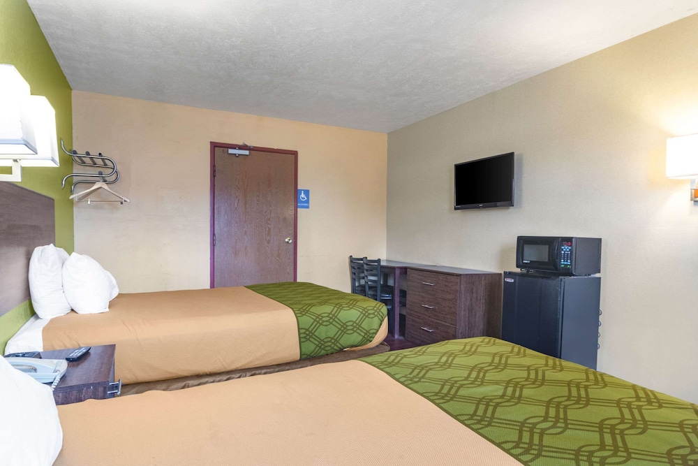 غرفة بسريرين مزدوجين للمدخنين لذوي الإعاقة، Econo Lodge Kent - Akron West 2/3