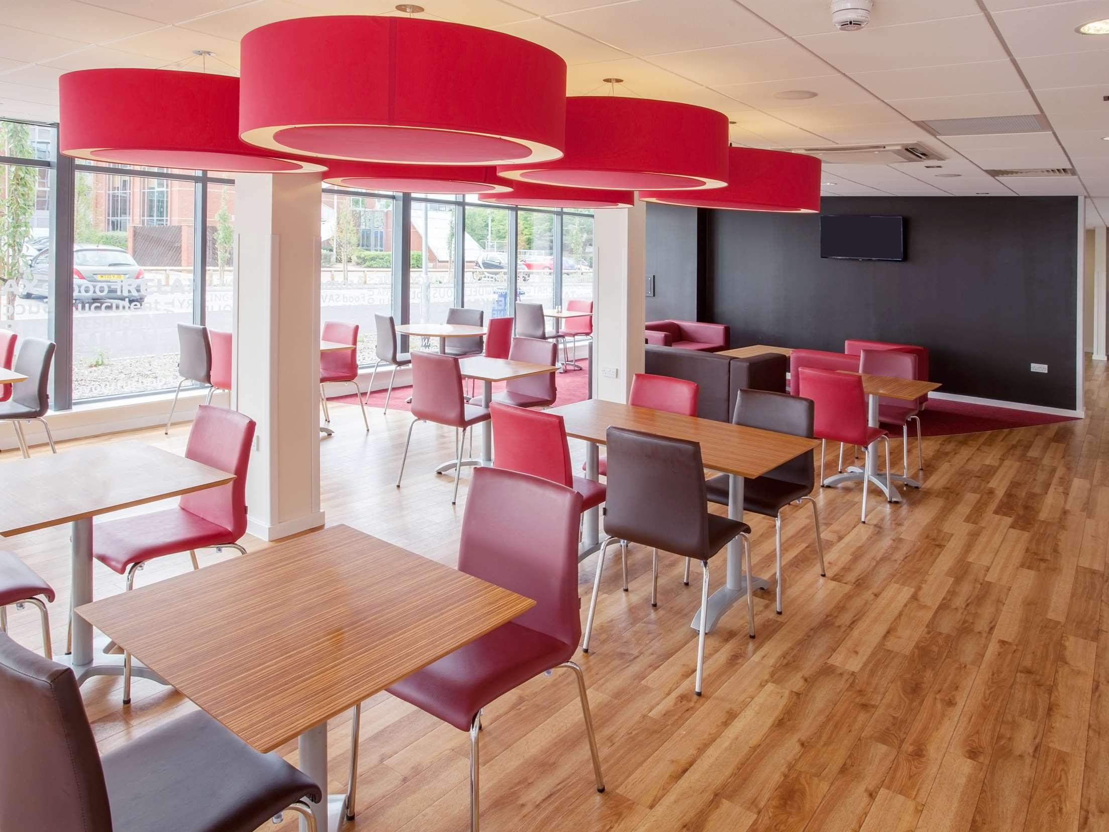 Travelodge Winnersh Triangle 26/28
