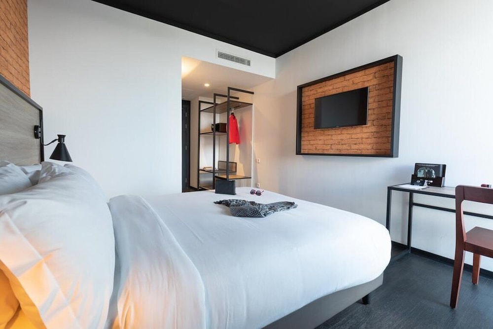 STANDARD, DOUBLE BED