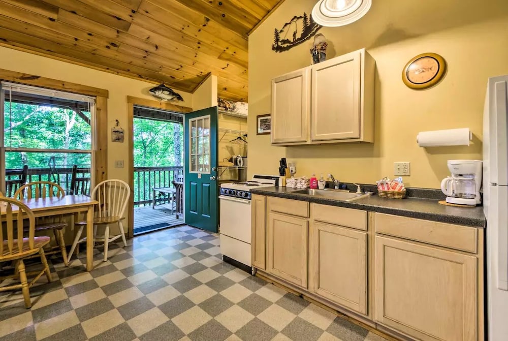 Nantahala Cabins 7/50